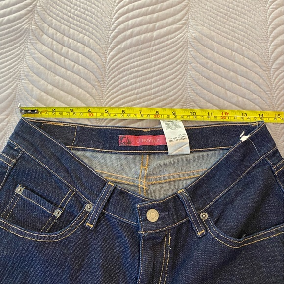 Levi’s Curvy Cut low rise, dark wash straight leg jeans. Size 11M. NWOT. - Picture 6 of 9